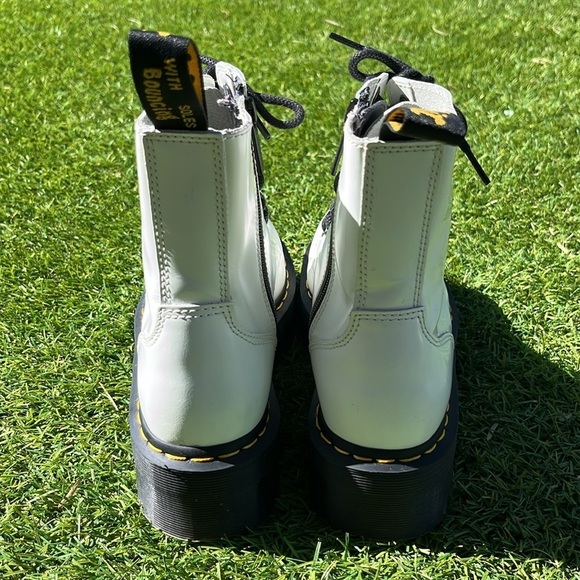 LIKE NEW DR MARTENS Jadon Boot Smooth Leather Platforms! - Picture 9 of 11